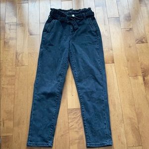 black lose jeans
